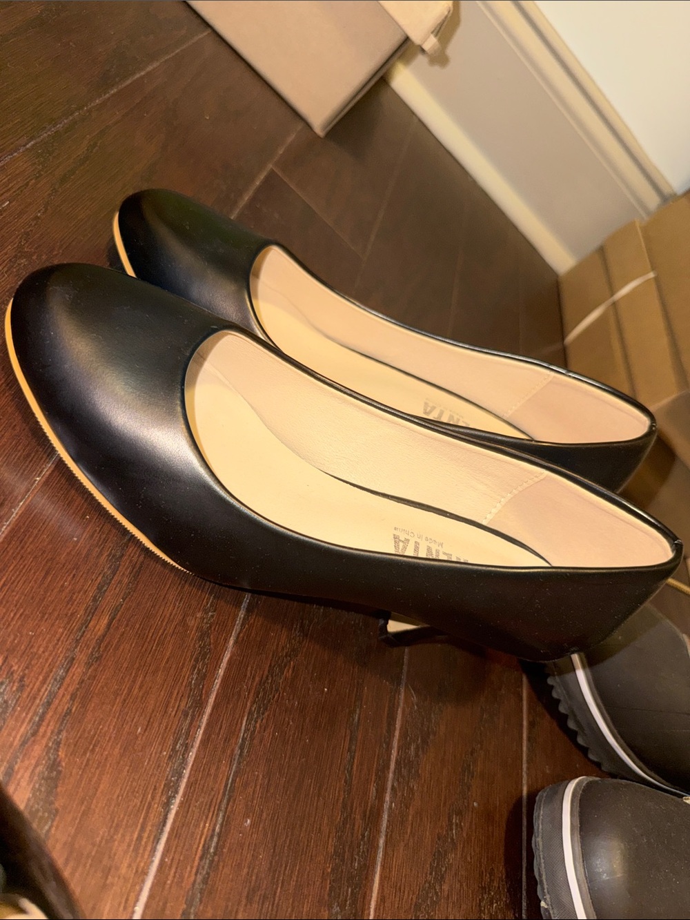Black Leather Low Heel Women's Pumps